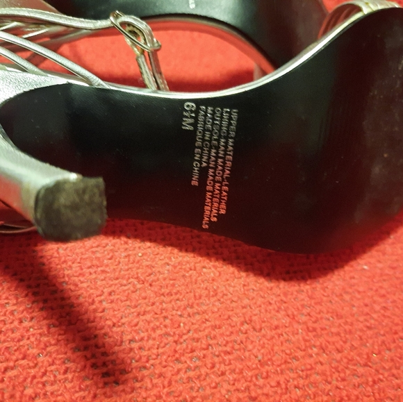 💥💥Silver kitten heel shoes - Picture 4 of 8